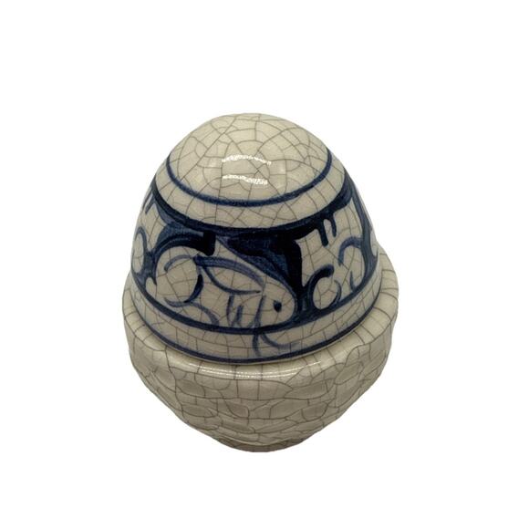 Dedham Pottery The Potting Shed Egg in Basket Bunny Design Crackle Finish 1992 - Picture 2 of 5